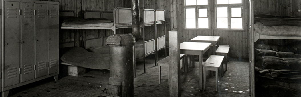 Innenansicht einer Baracke im Zwangsarbeiterlager des Jenaer Glaswerk Schott & Gen. in der Hermann-Löns-Straße, 17. Februar 1942, © SCHOTT Archiv, 2.3./6